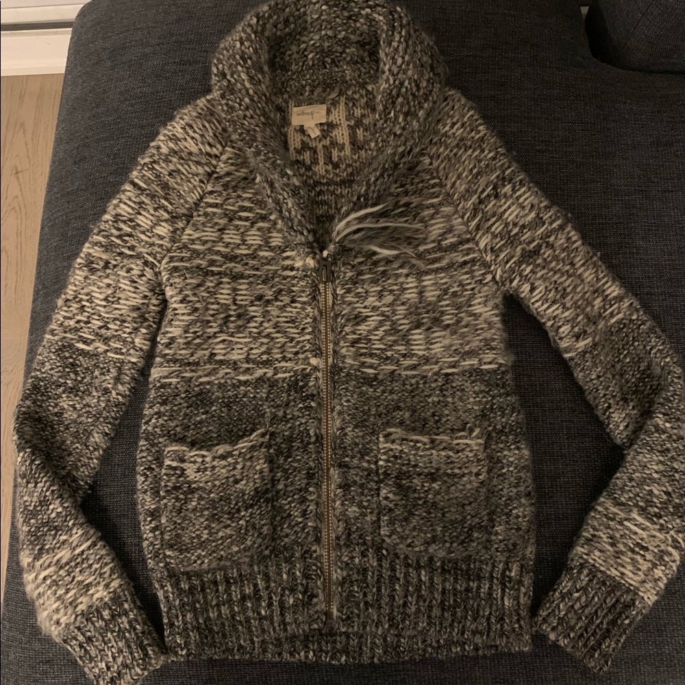 Aritzia’s Wilfred xs wool zip-up sweater